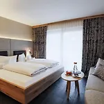Staudacherhof In I Blick Aufs Zugspitzmassiv I Einzigartige Bayurvida Küche Garmisch-Partenkirchen