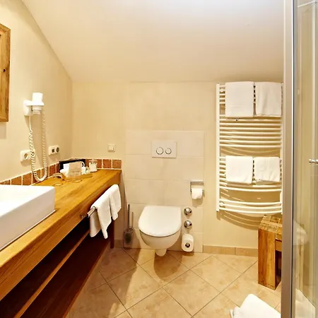 Hotel Staudacherhof In I Blick Aufs Zugspitzmassiv I Einzigartige Bayurvida Kueche 4*