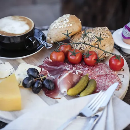 Staudacherhof In I Blick Aufs Zugspitzmassiv I Einzigartige Bayurvida Kueche Garmisch-Partenkirchen