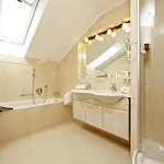 Hotel Staudacherhof In I Blick Aufs Zugspitzmassiv I Einzigartige Bayurvida Kueche 4*