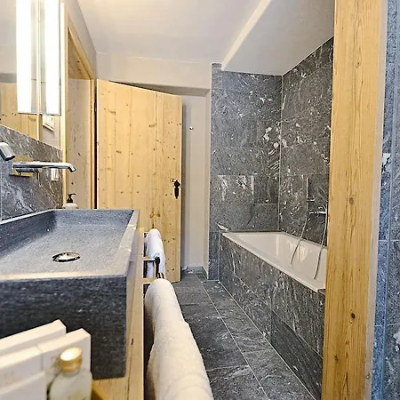 Staudacherhof In I Blick Aufs Zugspitzmassiv I Einzigartige Bayurvida Kueche 4*