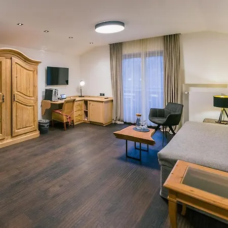 Staudacherhof In I Blick Aufs Zugspitzmassiv I Einzigartige Bayurvida Kueche Garmisch-Partenkirchen