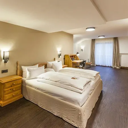 Staudacherhof In I Blick Aufs Zugspitzmassiv I Einzigartige Bayurvida Kueche Готель Гарміш-Партенкірхен