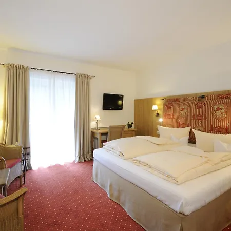 Hotel Staudacherhof In I Blick Aufs Zugspitzmassiv I Einzigartige Bayurvida Kueche Garmisch-Partenkirchen