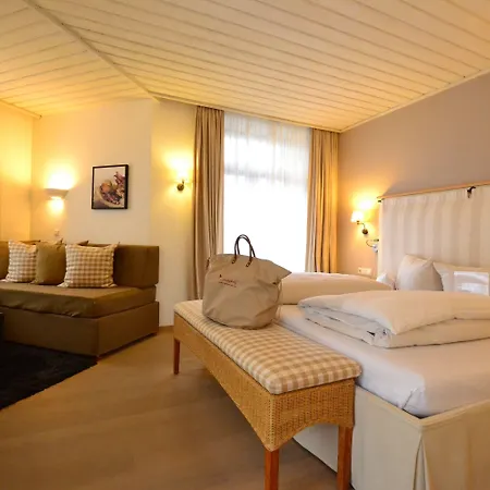 Staudacherhof In I Blick Aufs Zugspitzmassiv I Einzigartige Bayurvida Kueche Garmisch-Partenkirchen