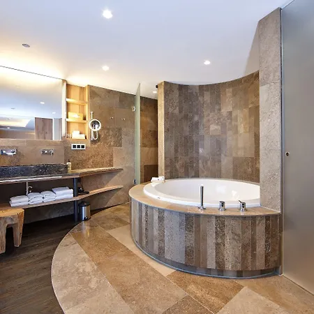 Otel Staudacherhof In I Blick Aufs Zugspitzmassiv I Einzigartige Bayurvida Kueche