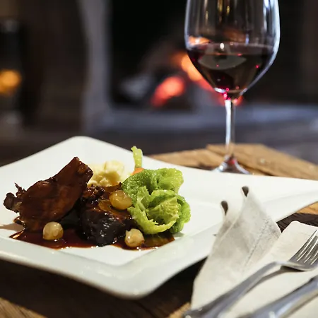 Staudacherhof In I Blick Aufs Zugspitzmassiv I Einzigartige Bayurvida Kueche Otel Garmisch-Partenkirchen