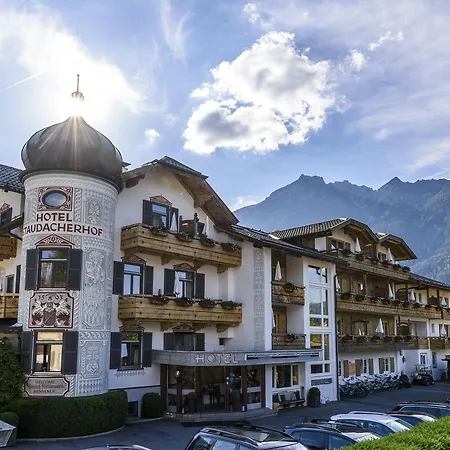 Staudacherhof In I Blick Aufs Zugspitzmassiv I Einzigartige Bayurvida Kueche Гарміш-Партенкірхен
