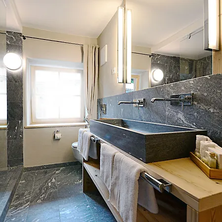 Otel Staudacherhof In I Blick Aufs Zugspitzmassiv I Einzigartige Bayurvida Kueche Garmisch-Partenkirchen