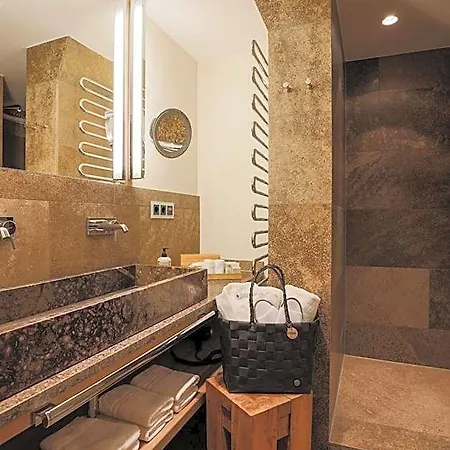 Staudacherhof In I Blick Aufs Zugspitzmassiv I Einzigartige Bayurvida Kueche Hotel Garmisch-Partenkirchen