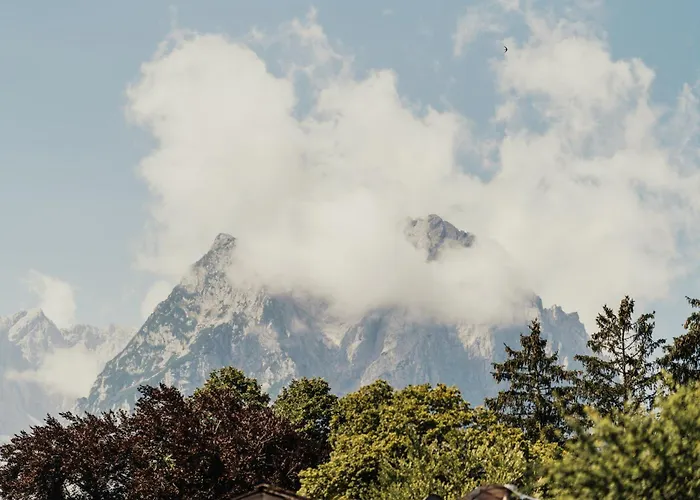 Staudacherhof In I Blick Aufs Zugspitzmassiv I Einzigartige Bayurvida Kueche 4*
