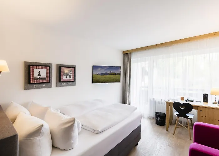 Staudacherhof In I Blick Aufs Zugspitzmassiv I Einzigartige Bayurvida Kueche فندق 4*