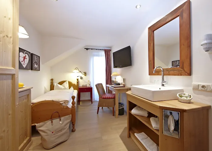 Staudacherhof In I Blick Aufs Zugspitzmassiv I Einzigartige Bayurvida Kueche Otel 4*