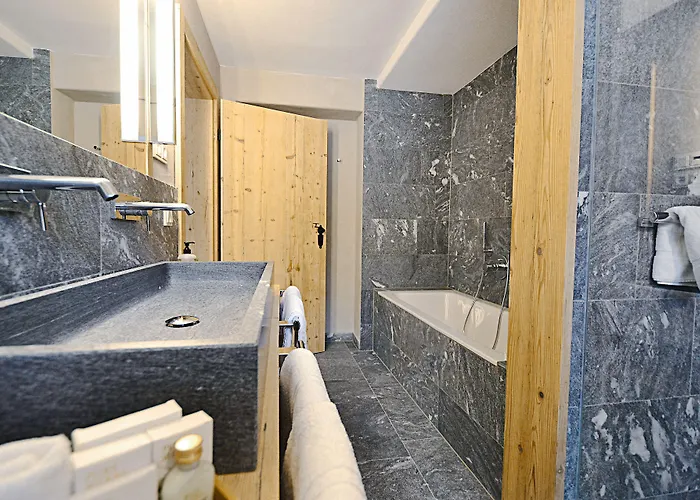 Staudacherhof In I Blick Aufs Zugspitzmassiv I Einzigartige Bayurvida Kueche Otel 4*