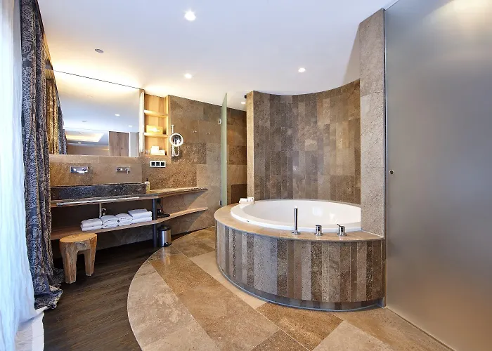 Otel Staudacherhof In I Blick Aufs Zugspitzmassiv I Einzigartige Bayurvida Kueche