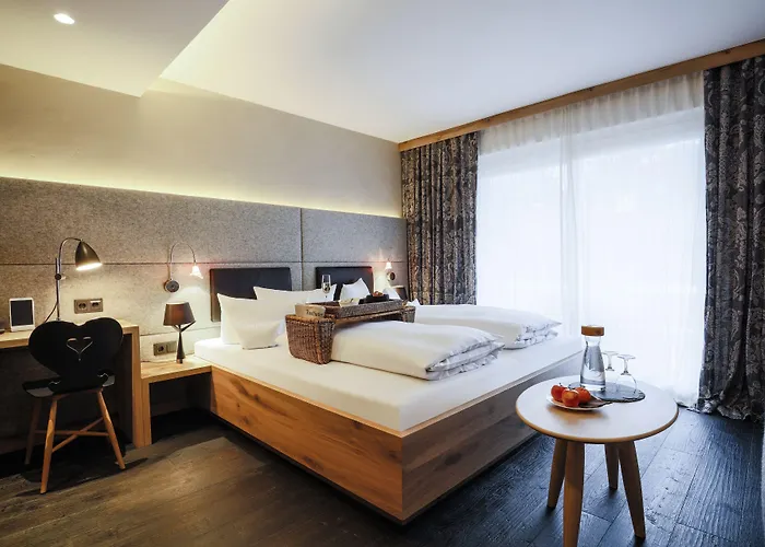 Otel Staudacherhof In I Blick Aufs Zugspitzmassiv I Einzigartige Bayurvida Kueche Garmisch-Partenkirchen