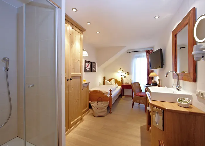 Staudacherhof In I Blick Aufs Zugspitzmassiv I Einzigartige Bayurvida Kueche Otel 4*