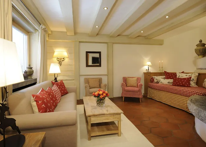 Staudacherhof In I Blick Aufs Zugspitzmassiv I Einzigartige Bayurvida Kueche Готель Гарміш-Партенкірхен