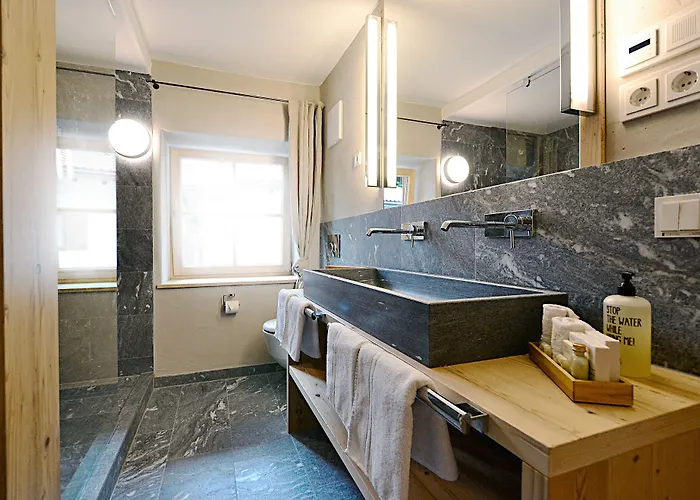 Otel Staudacherhof In I Blick Aufs Zugspitzmassiv I Einzigartige Bayurvida Kueche Garmisch-Partenkirchen